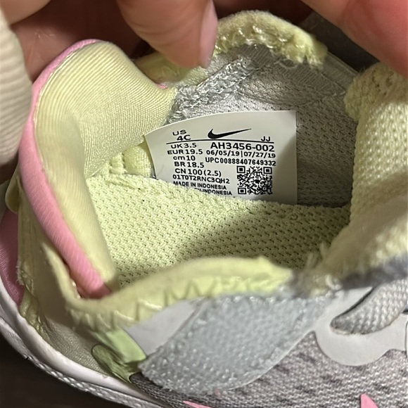 Nike toddler sneaker 4C - Picture 4 of 4